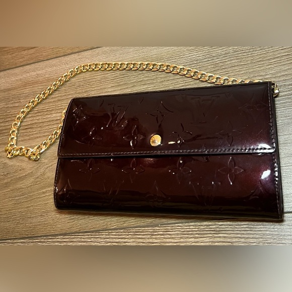 Louis Vuitton Vernis Portefeuille Sarah Wallet Amarante / Burgundy - EUC - Picture 5 of 16